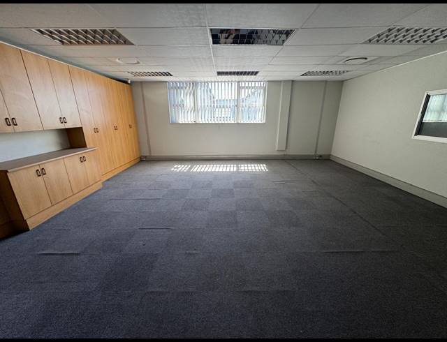7,500M² OFFICE FOR SALE IN EAST LONDON CENTRAL